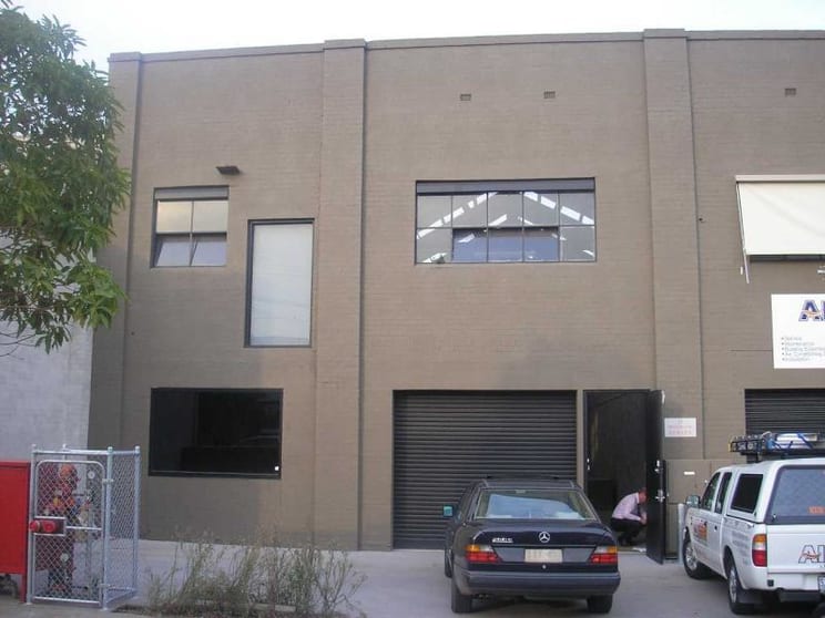 Click to view all images 15 Rooney Street Richmond VIC 3121 - Image 2