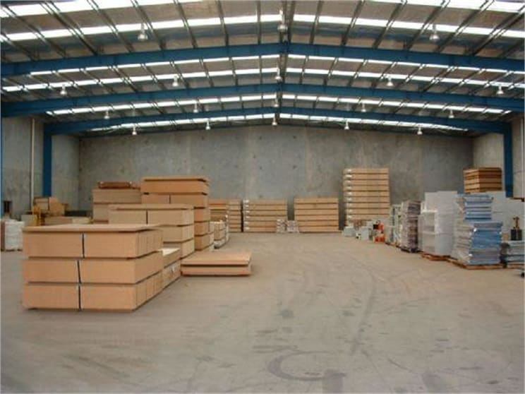 Click to view all images 32 Mcdonald Rd Brooklyn VIC 3012 - Image 2