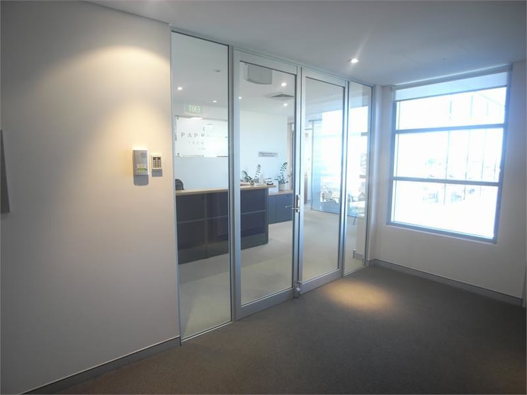 Click to view all images Suite 401 282-290 Oxford Street Bondi Junction NSW 2022 - Image 2