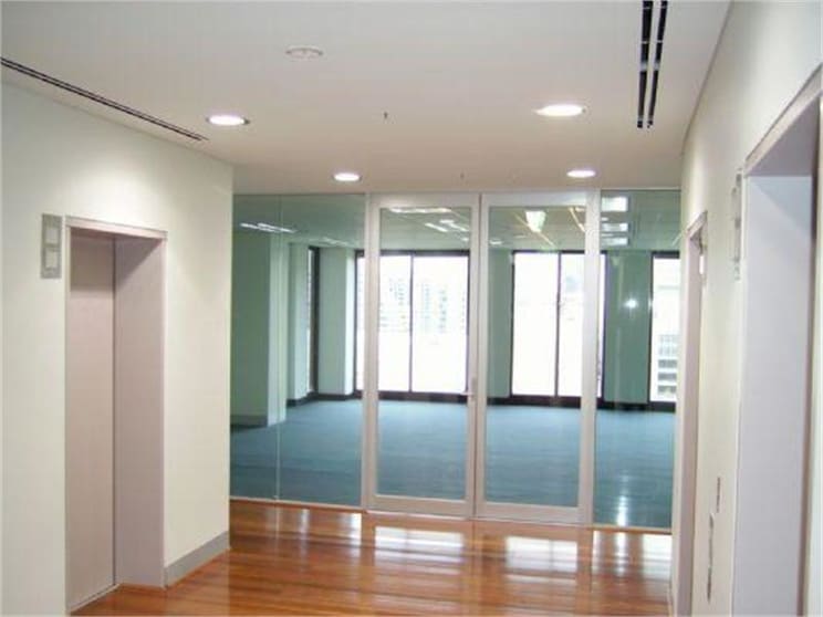 Click to view all images 7 Lv Melbourne VIC 3000 - Image 3
