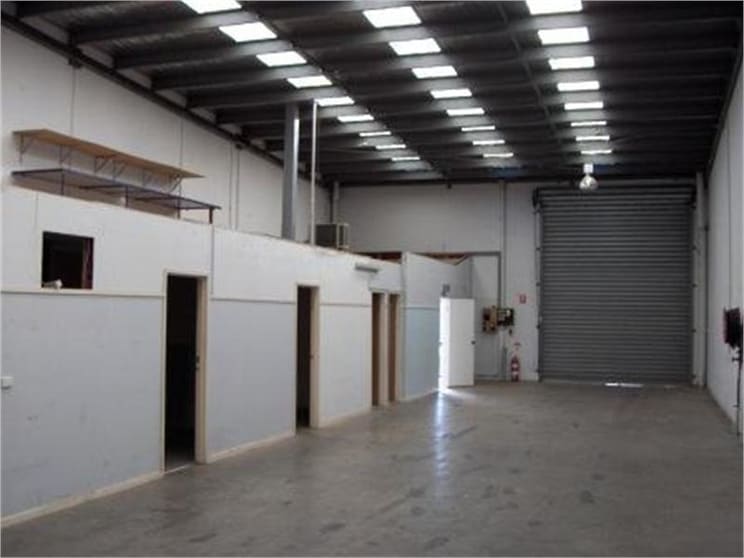 Click to view all images 2/67 Industrial Drive Braeside VIC 3195 - Image 3