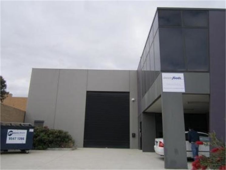 13 Beach Avenue Mordialloc VIC 3195 - Image 1