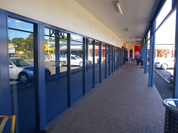 Click to view all images 3a & 3/692 Ruthven Street South Toowoomba QLD 4350 - Image 2