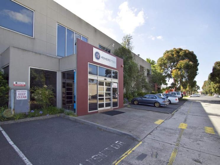 Click to view all images 359 Plummer Street Port Melbourne VIC 3207 - Image 1
