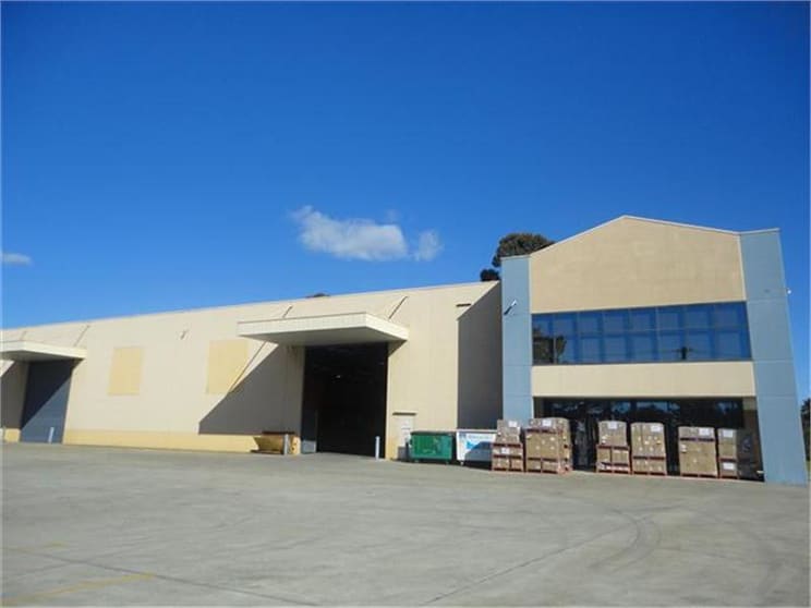 Click to view all images 38 Aero Road Ingleburn NSW 2565 - Image 2