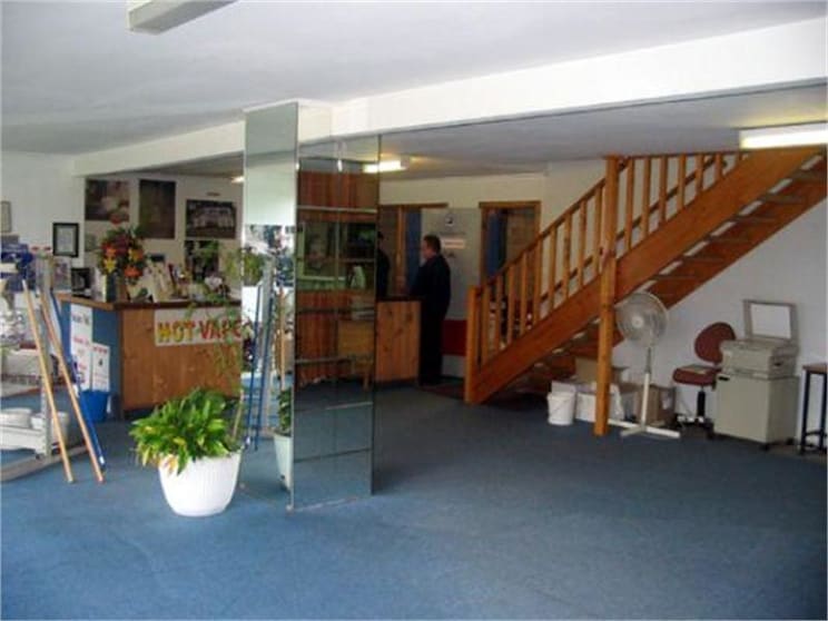 Click to view all images 7 Scoresby Road Bayswater VIC 3153 - Image 3