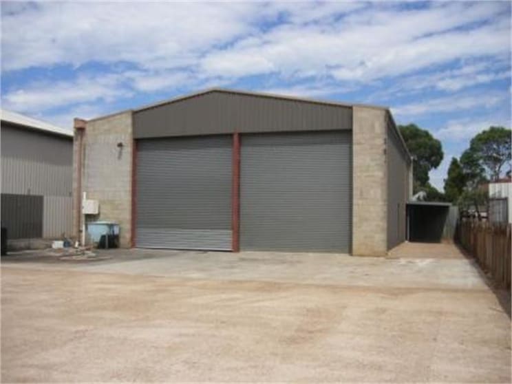 Click to view all images 9 Graham Street Wingfield SA 5013 - Image 2