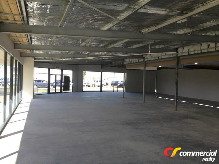 Click to view all images 62 Spencer Street Bunbury WA 6230 - Image 2
