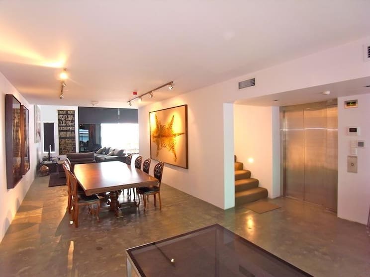 Click to view all images Top Floor, Alberta Street Darlinghurst NSW 2010 - Image 2
