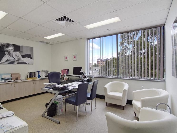 Click to view all images Half Wareh/19-21 Rosebery Ave Rosebery NSW 2018 - Image 2