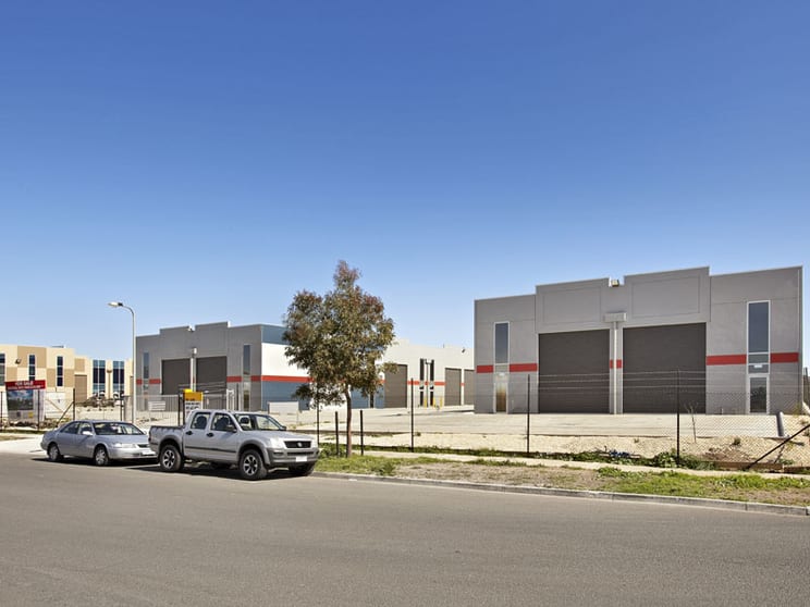 Click to view all images 72 Makland Drive Derrimut VIC 3030 - Image 1