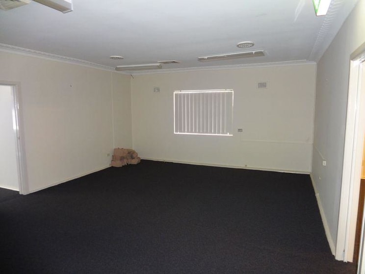 Click to view all images Penrith NSW 2750 - Image 2