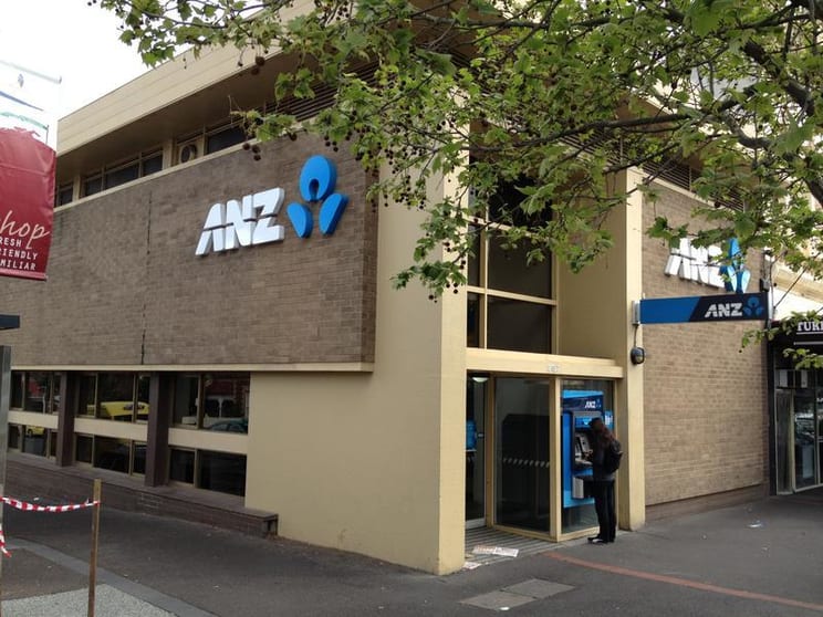 Click to view all images 297 Racecourse Road Kensington VIC 3031 - Image 1