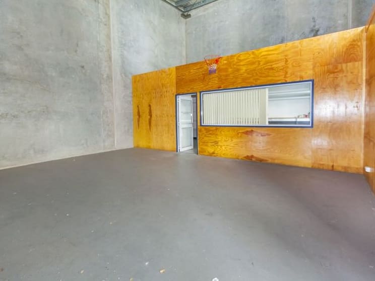 Click to view all images 8 Railway Terrace Dutton Park QLD 4102 - Image 2