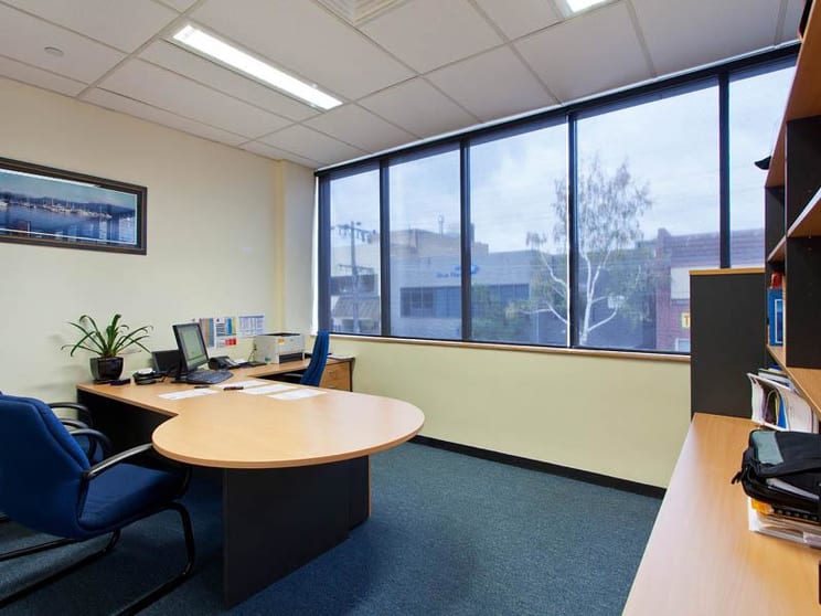 Click to view all images 13 Ellingworth Parade Box Hill VIC 3128 - Image 2