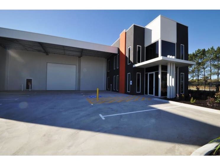 Click to view all images 146 Furniss Road Landsdale WA 6065 - Image 2