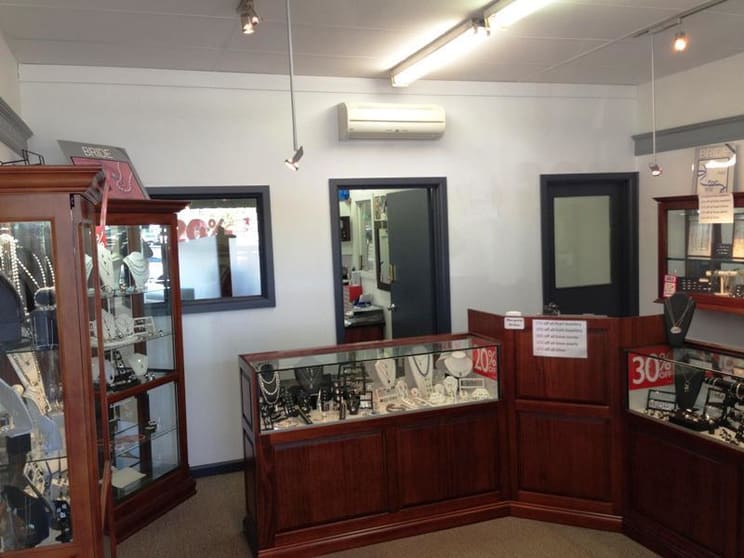 Click to view all images 244 Upper Heidelberg Road Ivanhoe VIC 3079 - Image 3