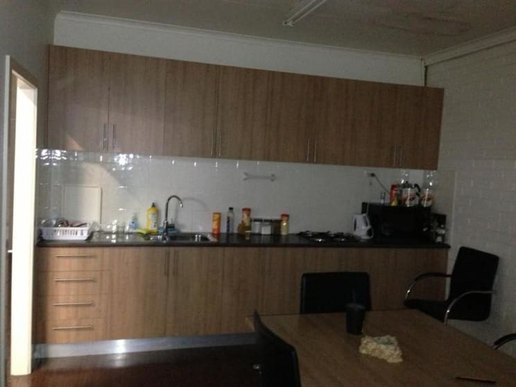 Click to view all images 4 FLORENCE STREET Brunswick VIC 3056 - Image 3