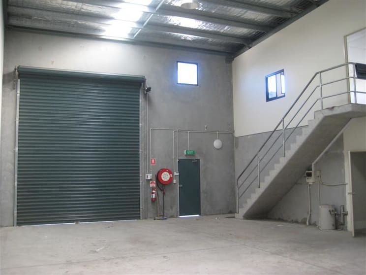Click to view all images Unit 2/74-76 Oak Road Kirrawee NSW 2232 - Image 2