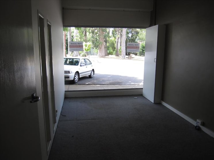 Click to view all images 118 Main Road Monbulk VIC 3793 - Image 2