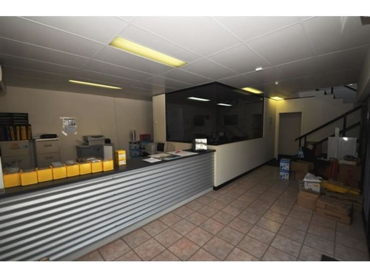Click to view all images 23 Millrose Drive Malaga WA 6090 - Image 3