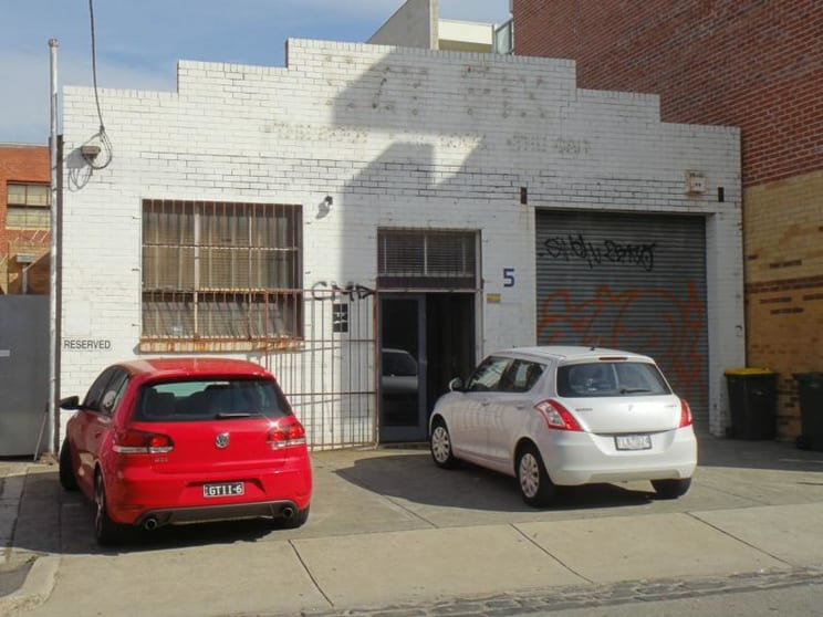 Click to view all images 5 Vale Street St Kilda VIC 3182 - Image 1