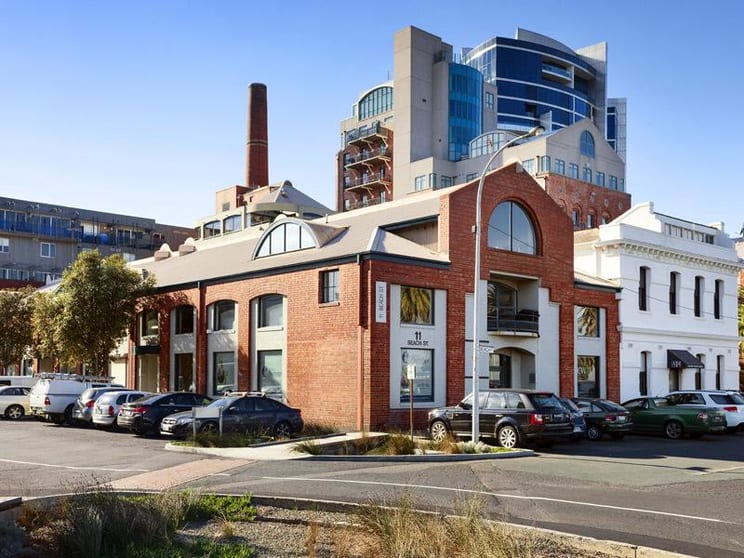Click to view all images Suite 10/11 Beach Street Port Melbourne VIC 3207 - Image 1