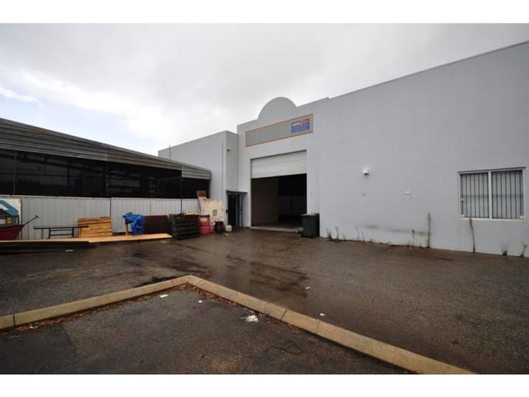 Click to view all images 3/65 Holder Way Malaga WA 6090 - Image 3