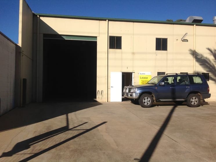 Click to view all images 1/74 Hampton Street Harristown QLD 4350 - Image 1