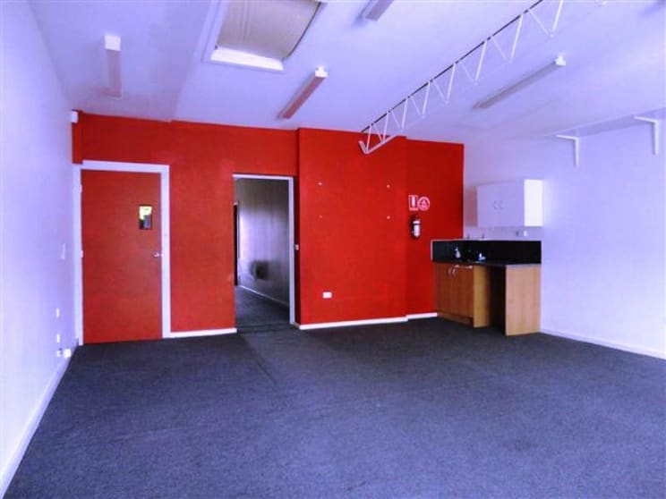 Click to view all images 53 Greville Road Rosanna VIC 3084 - Image 2