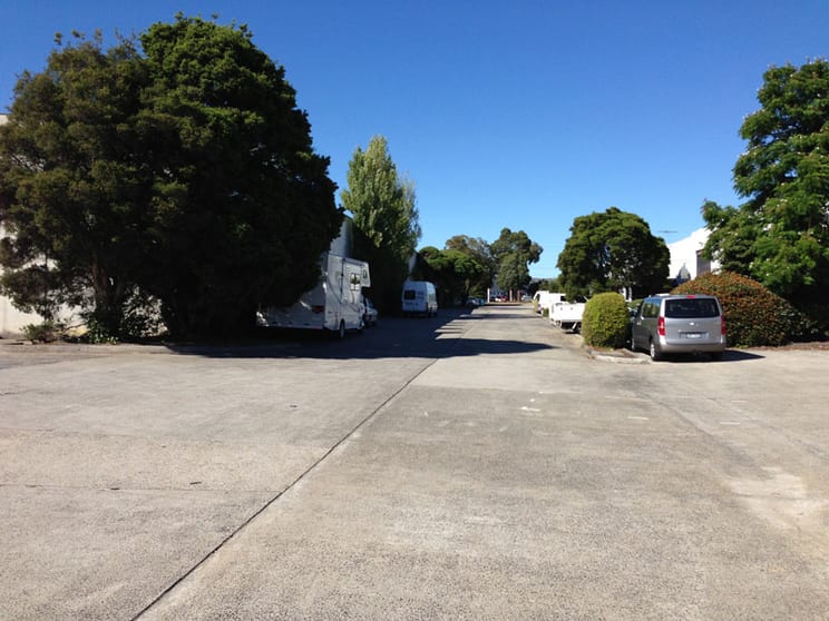 Click to view all images 13/29 BARRY STREET Bayswater VIC 3153 - Image 2
