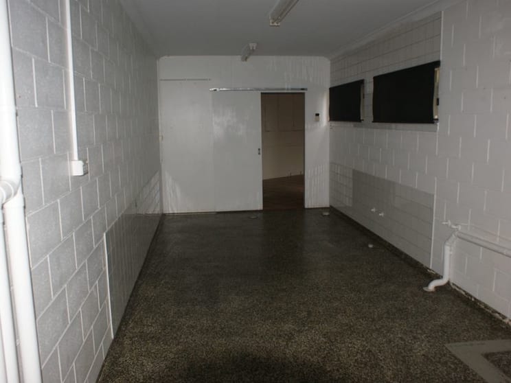 Click to view all images 3/360-362 Stenner Street Kearneys Spring QLD 4350 - Image 2