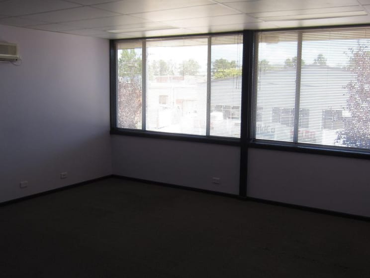 1/32-34 Kembla Street Fyshwick ACT 2609 - Image 3