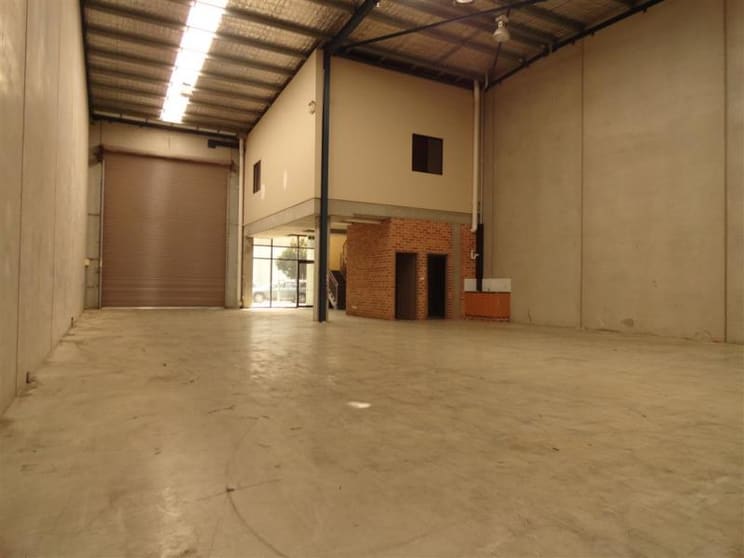Click to view all images 14 Childs Road Chipping Norton NSW 2170 - Image 2