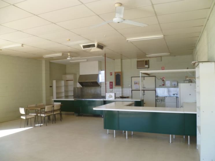 Click to view all images 1/525 Sanders Road Lavington NSW 2641 - Image 2