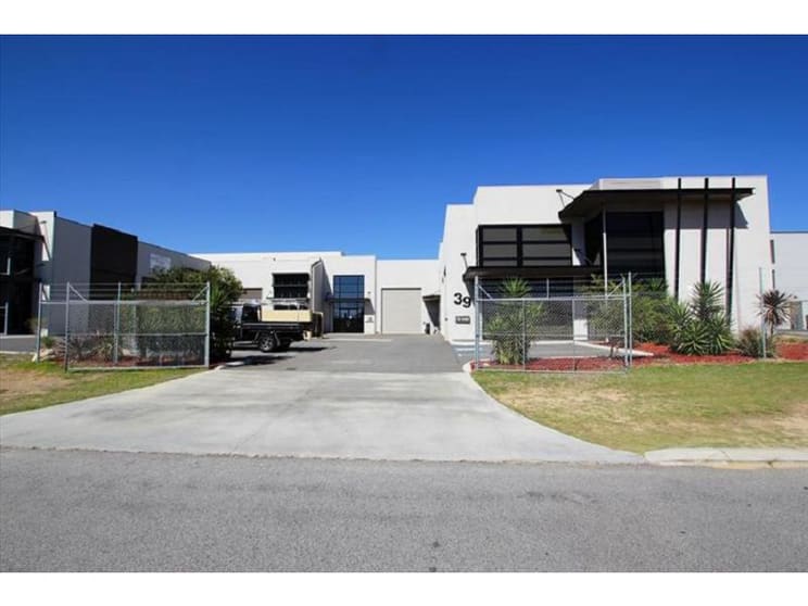Click to view all images 3/39 Boranup Avenue Clarkson WA 6030 - Image 1