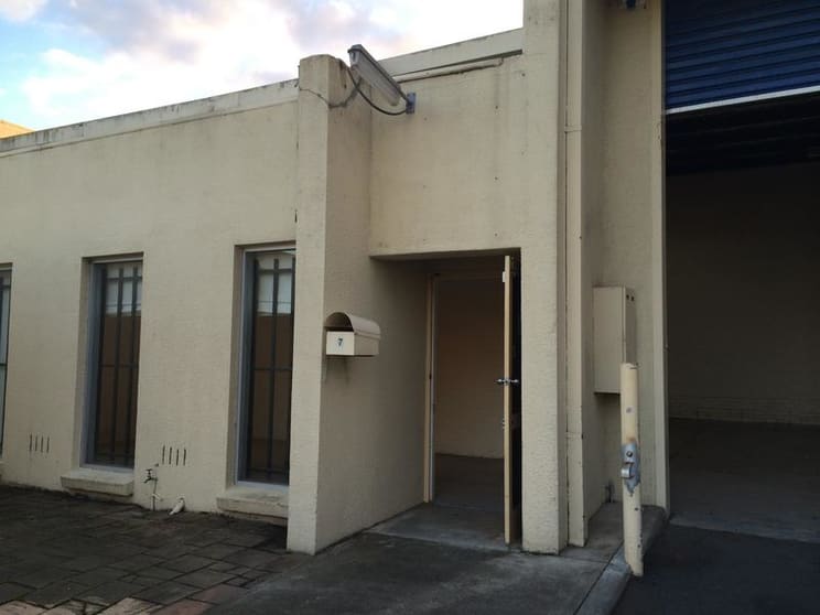Click to view all images 7/157 Hyde Street Yarraville VIC 3013 - Image 3
