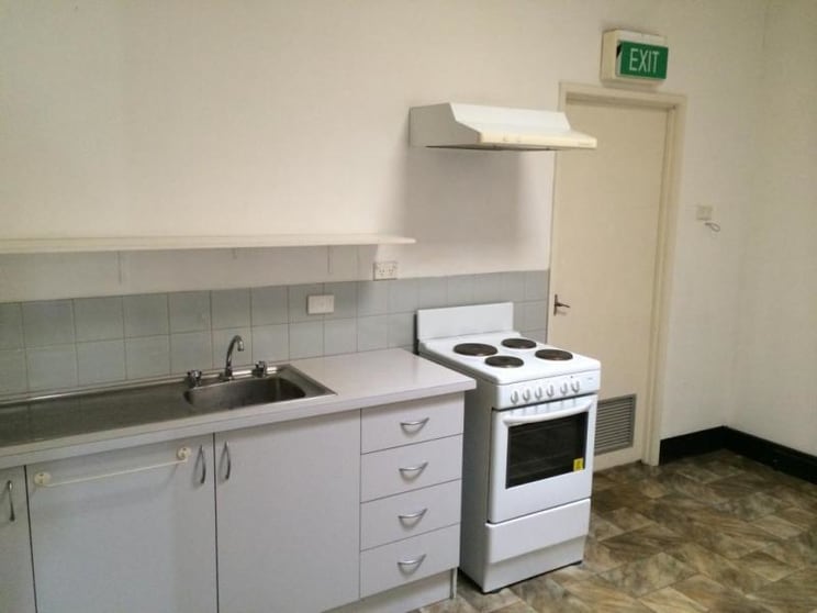 Click to view all images 2/134 Pascoe Vale Road Moonee Ponds VIC 3039 - Image 3