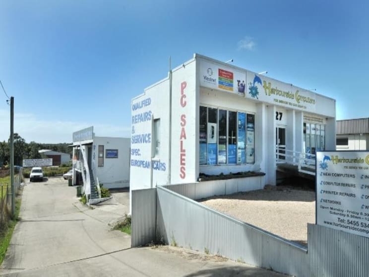 Click to view all images 27 Rene Street Noosaville QLD 4566 - Image 2