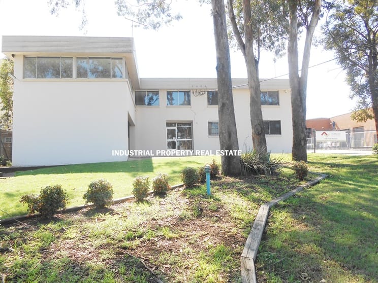 Click to view all images Smithfield NSW 2164 - Image 1