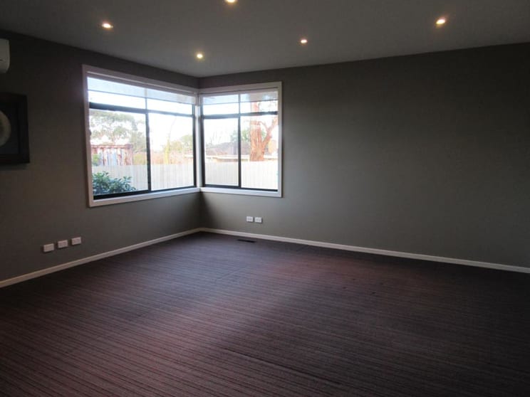 Click to view all images 10 Oaklands Avenue Ferntree Gully VIC 3156 - Image 2