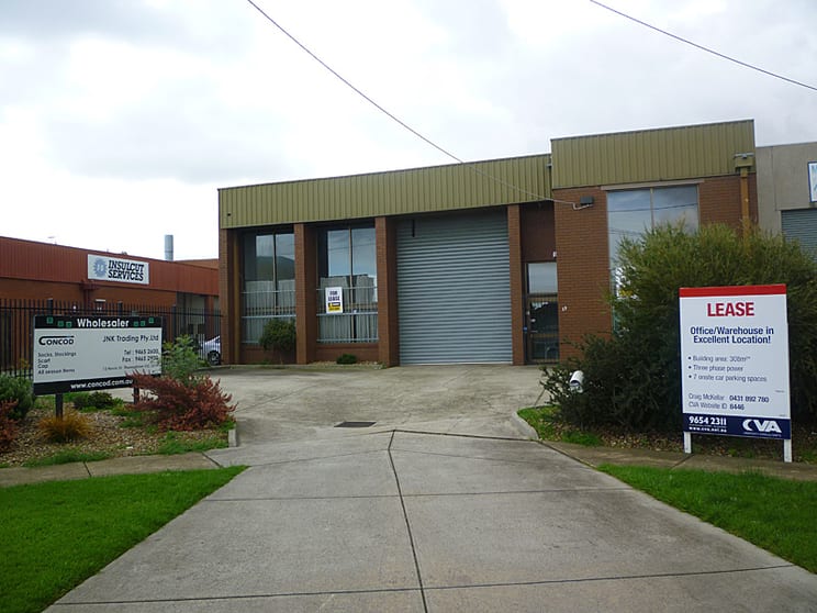 Click to view all images 13 Nevin Drive Thomastown VIC 3074 - Image 1