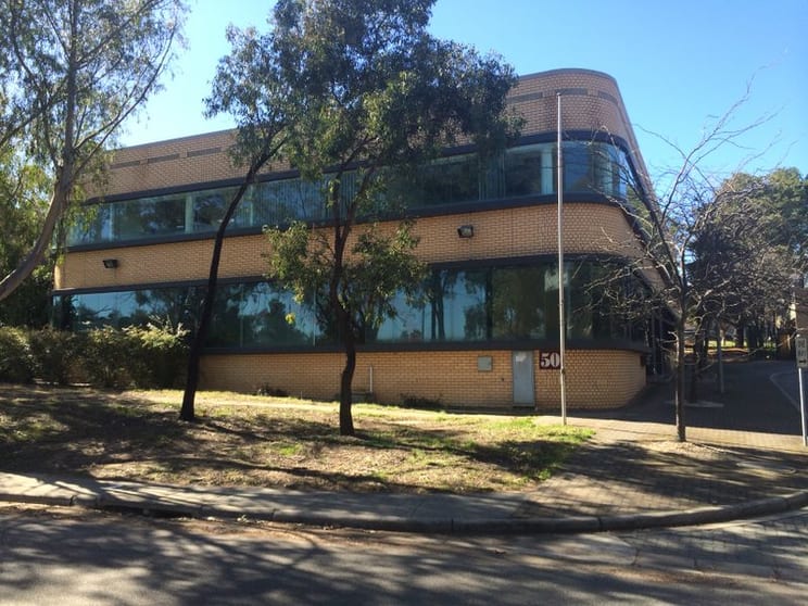 Click to view all images 50 Geils Court Deakin ACT 2600 - Image 1
