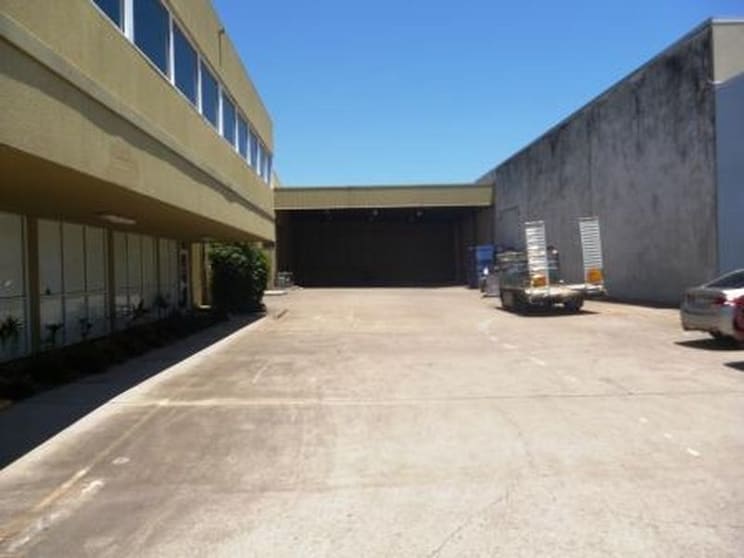 Click to view all images UNIT 1/739 Boundary Road Coopers Plains QLD 4108 - Image 3