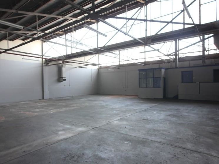 Click to view all images Unit 1/26 Manningham Road Bulleen VIC 3105 - Image 3