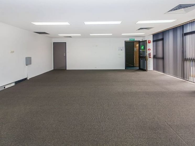 Click to view all images WAREHOUSE @ 9 Florence Street Newstead QLD 4006 - Image 3
