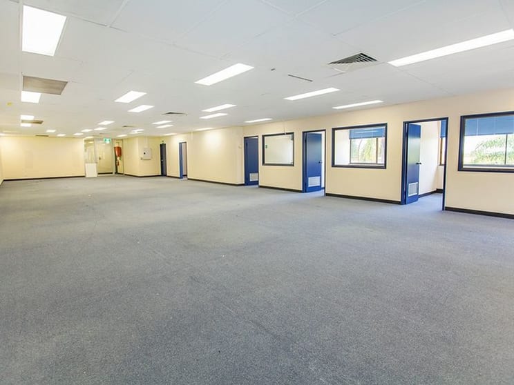 Click to view all images 02/218 Padstow Road Eight Mile Plains QLD 4113 - Image 1