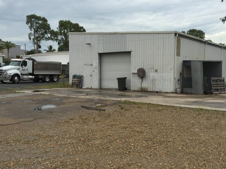 Click to view all images 8 Soppa Street Gladstone QLD 4680 - Image 2