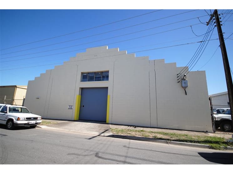 Click to view all images 16 Shannon Street Henley Beach SA 5022 - Image 1