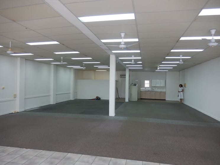 Click to view all images 1/164 Auckland Street Gladstone Central QLD 4680 - Image 2